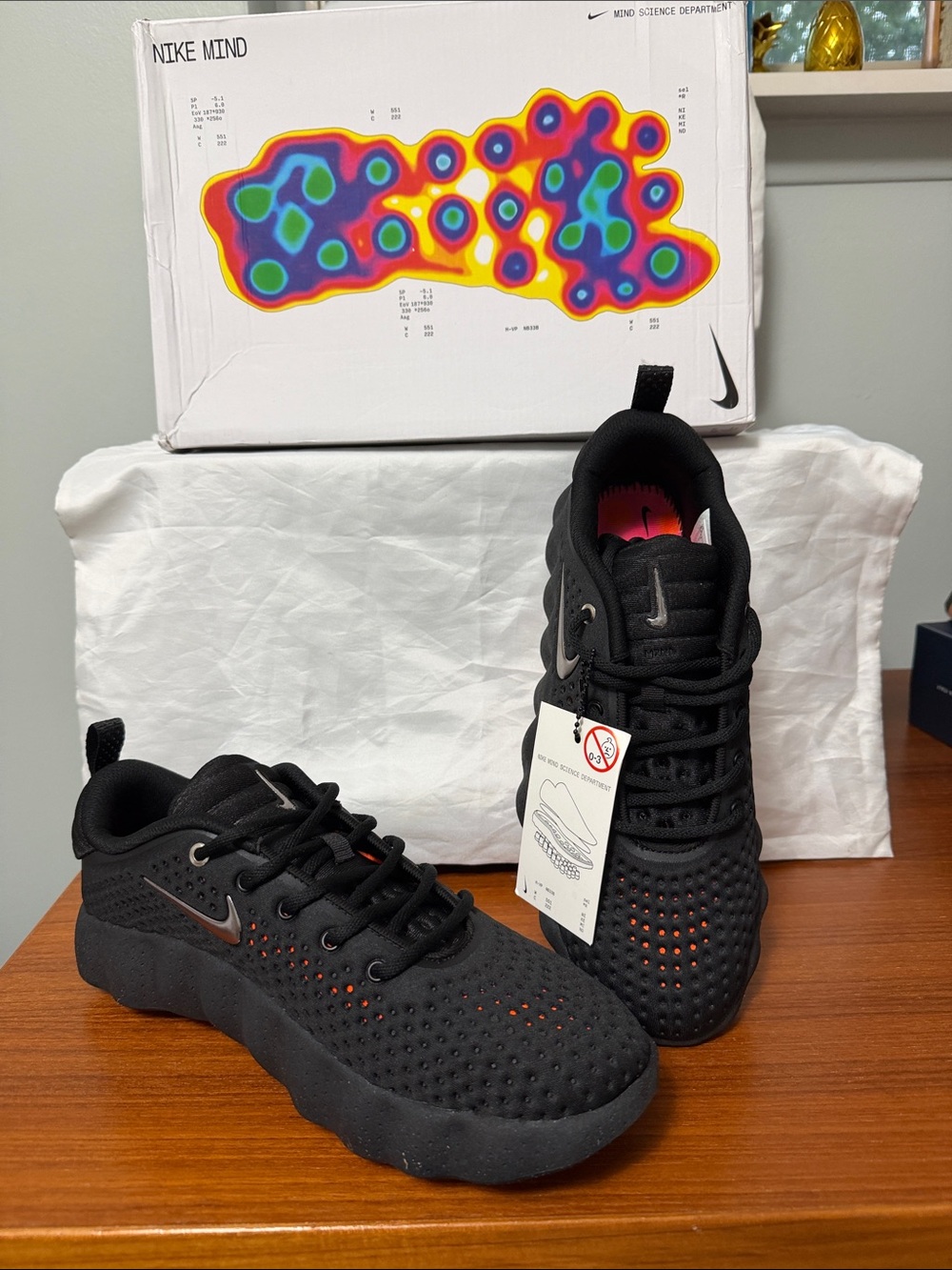 Nike Mind 002 Men’s Black Athletic Sneakers with Orange Accents